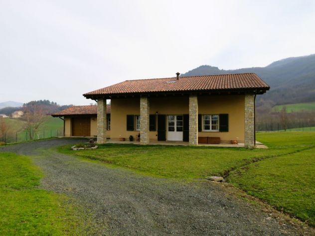 casa indipendente in vendita a Terenzo in zona Villa