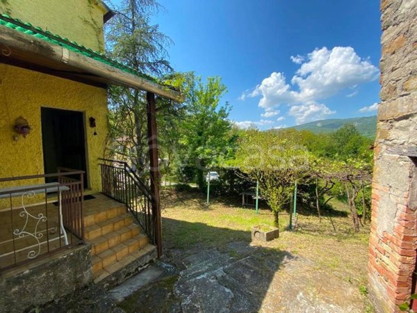 casa indipendente in vendita a Terenzo in zona Villa