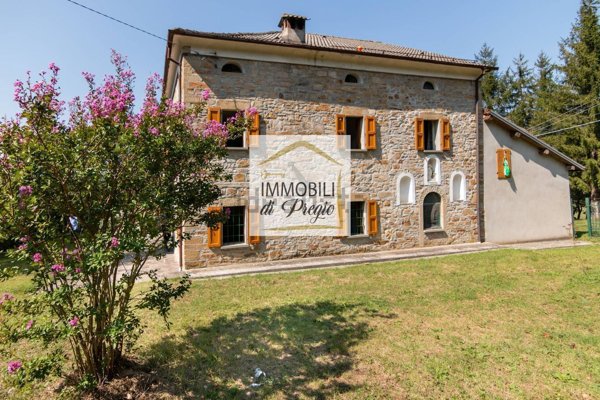casa indipendente in vendita a Terenzo in zona Villa