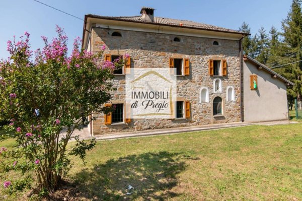 casa indipendente in vendita a Terenzo in zona Bocchetto