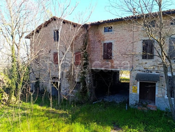 casa indipendente in vendita a Terenzo