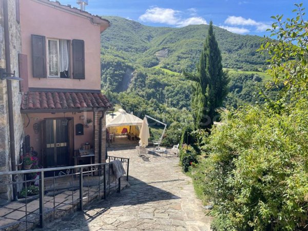 casa indipendente in vendita a Terenzo in zona Corniana