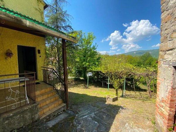 casa indipendente in vendita a Terenzo