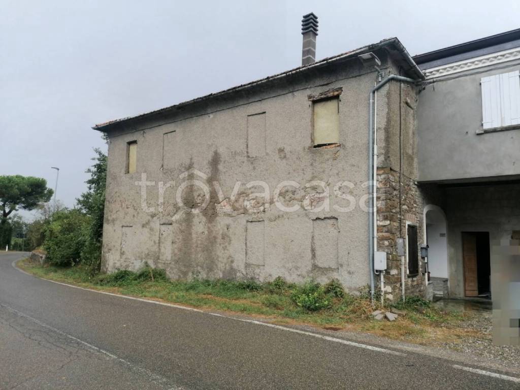 bivano in vendita a Terenzo in zona Cassio