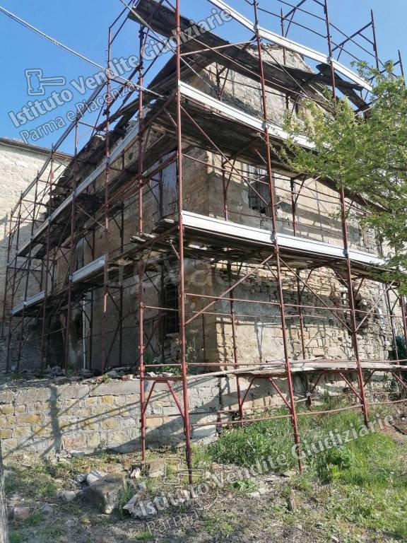 casa indipendente in vendita a Terenzo