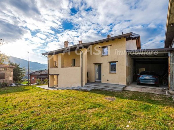 casa indipendente in vendita a Terenzo in zona Villa