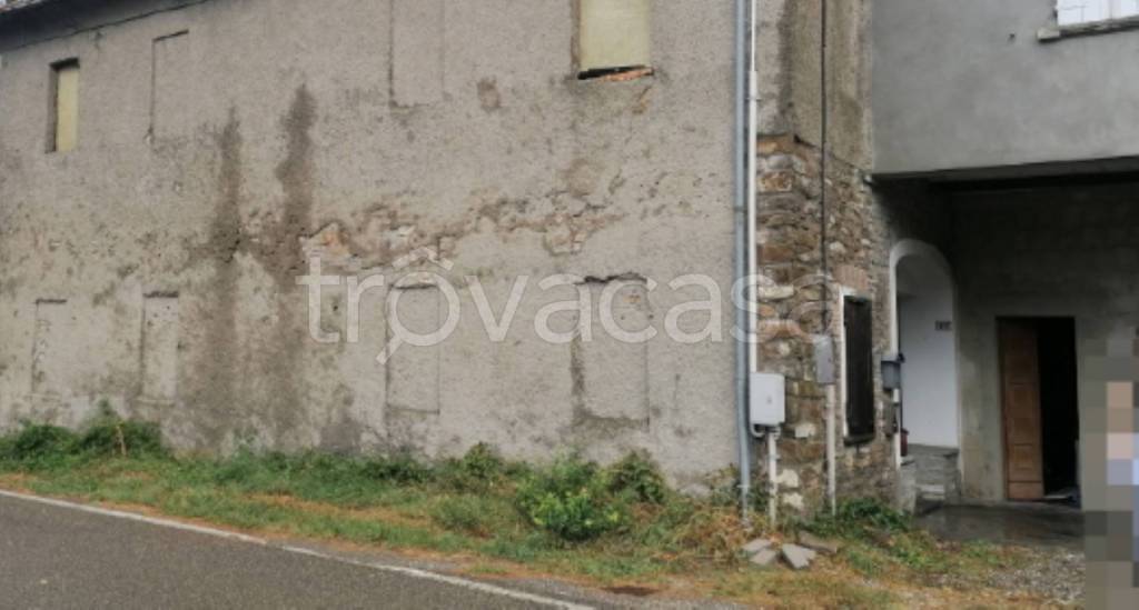 bivano in vendita a Terenzo in zona Cassio