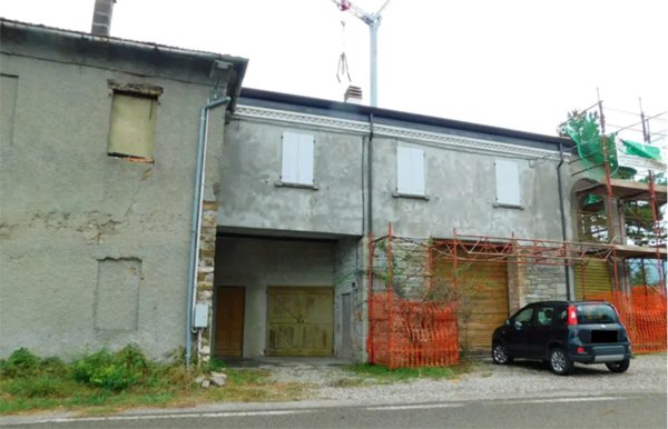 casa indipendente in vendita a Terenzo in zona Cassio