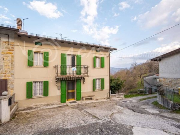 casa semindipendente in vendita a Terenzo in zona Castello di Casola