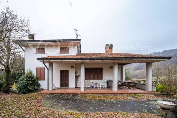 casa indipendente in vendita a Terenzo in zona Bocchetto