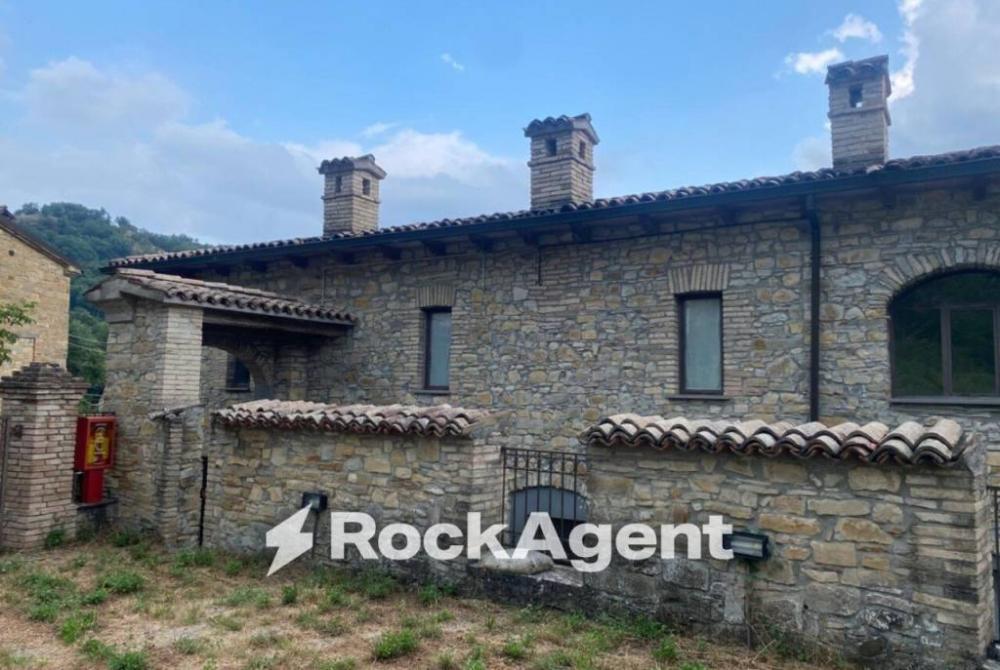 casa indipendente in vendita a Terenzo in zona Villa