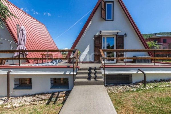 casa indipendente in vendita a Terenzo in zona Cassio