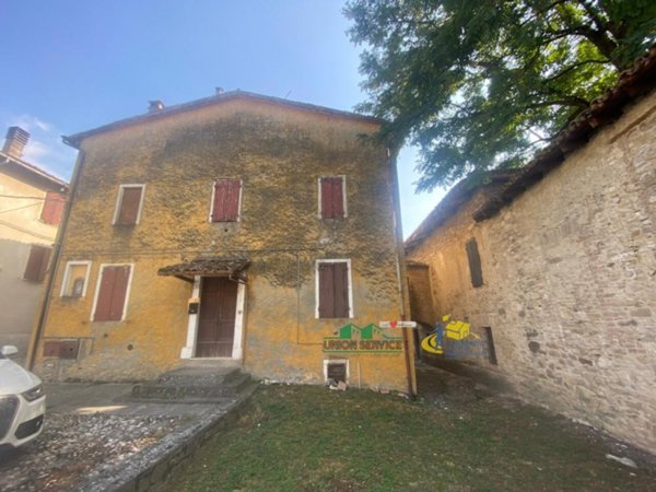 casa indipendente in vendita a Terenzo in zona Palmia