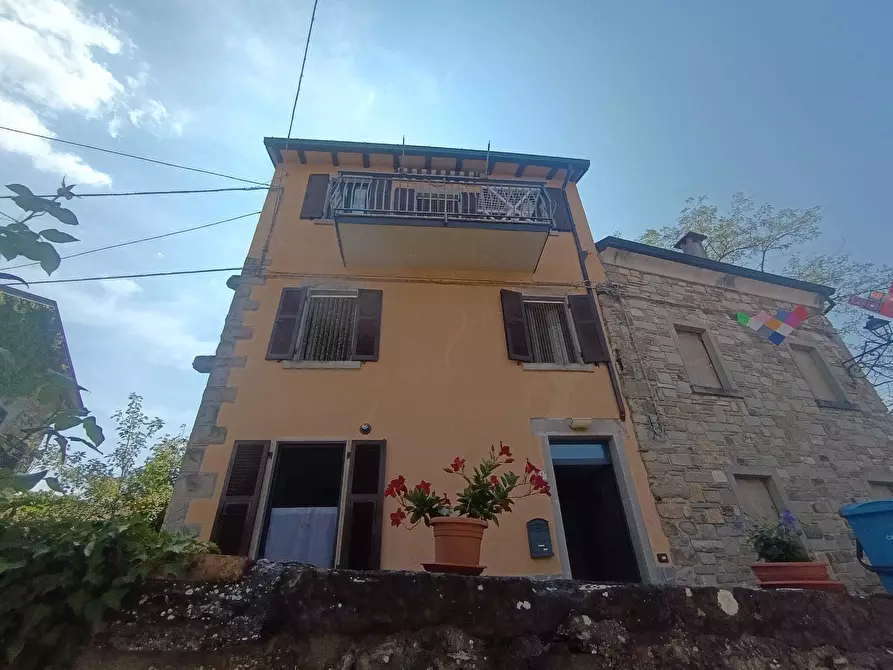 casa indipendente in vendita a Terenzo in zona Cassio