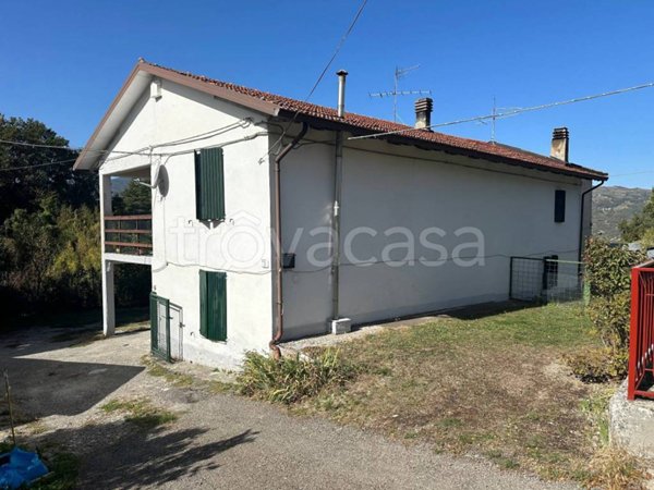 casa indipendente in vendita a Tizzano Val Parma in zona Casola