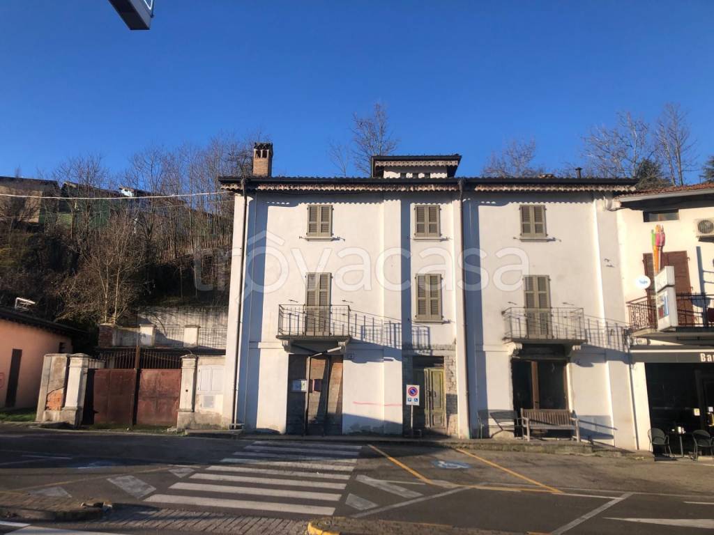casa indipendente in vendita a Tizzano Val Parma in zona Capoponte