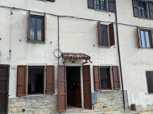 casa indipendente in vendita a Tizzano Val Parma in zona Capriglio