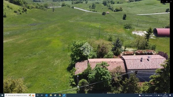 appartamento in vendita a Tizzano Val Parma in zona Costa