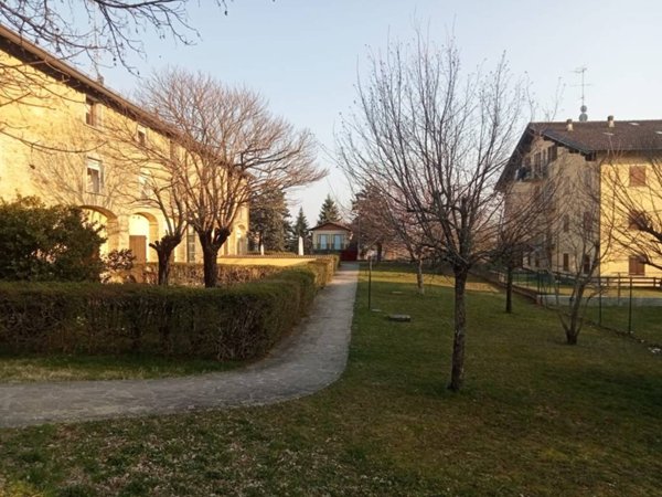 appartamento in vendita a Tizzano Val Parma