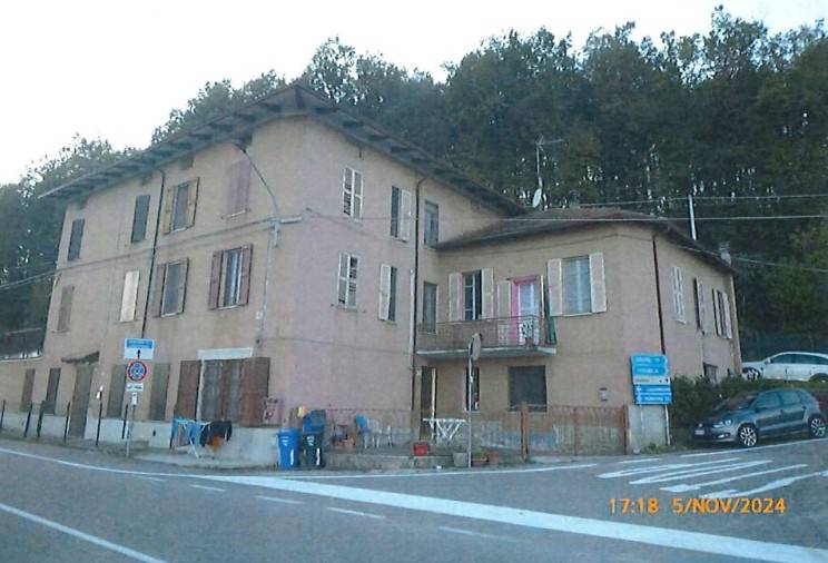 appartamento in vendita a Tizzano Val Parma