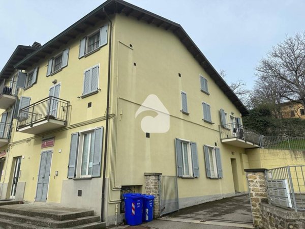 appartamento in vendita a Tizzano Val Parma