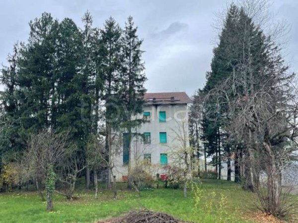 appartamento in vendita a Tizzano Val Parma