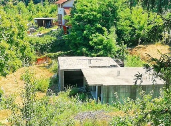 terreno edificabile in vendita a Tizzano Val Parma