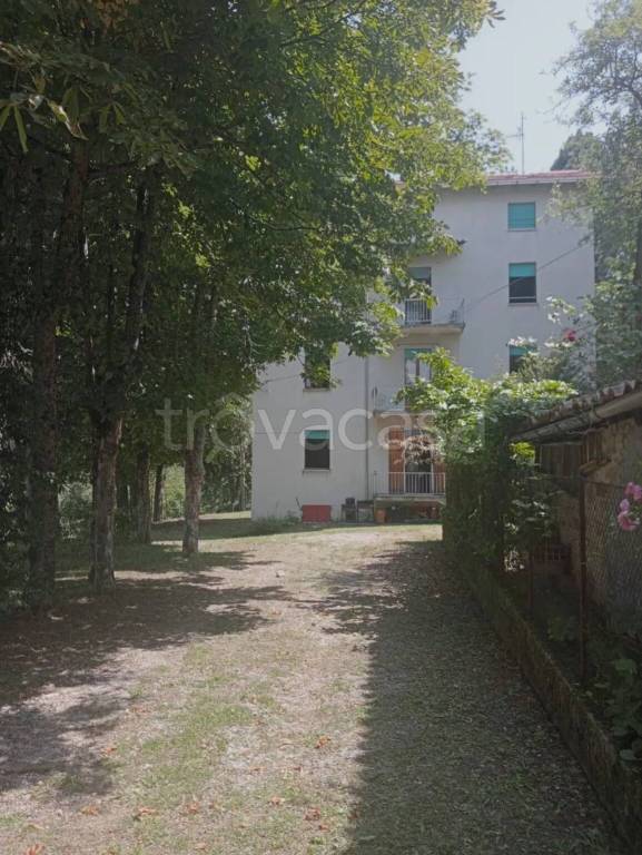 appartamento in vendita a Tizzano Val Parma