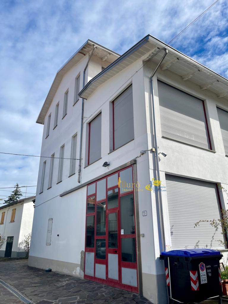 terreno agricolo in vendita a Tizzano Val Parma in zona Reno