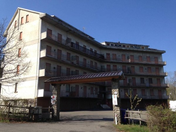 appartamento in vendita a Tizzano Val Parma in zona Schia