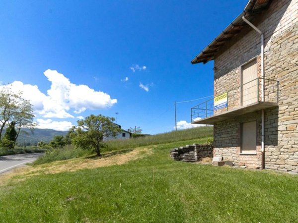 casa indipendente in vendita a Tizzano Val Parma in zona Boschetto