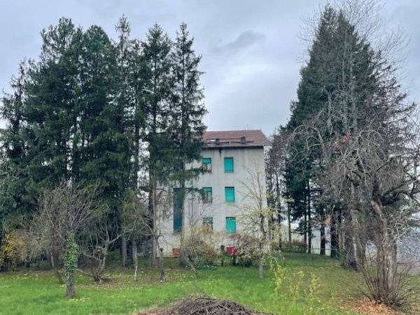 appartamento in vendita a Tizzano Val Parma