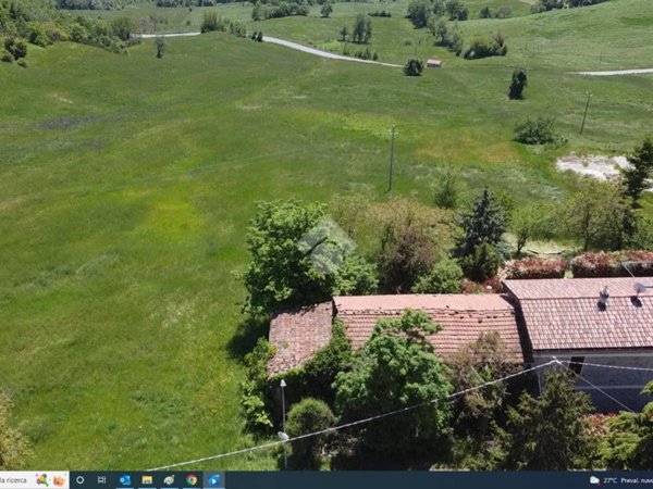 casa indipendente in vendita a Tizzano Val Parma in zona Costa