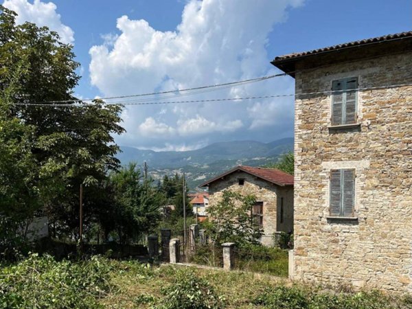 terreno edificabile in vendita a Tizzano Val Parma in zona Reno