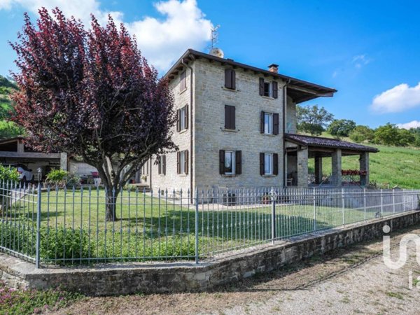casa indipendente in vendita a Tizzano Val Parma in zona Schia