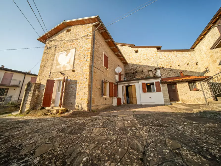 casa indipendente in vendita a Tizzano Val Parma in zona Moragnano