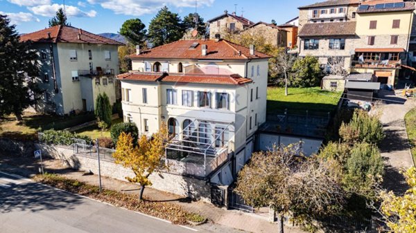 appartamento in vendita a Tizzano Val Parma