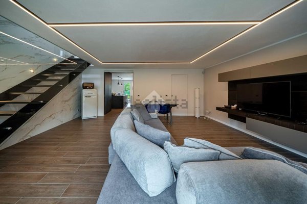 appartamento in vendita a Tizzano Val Parma in zona Capoponte