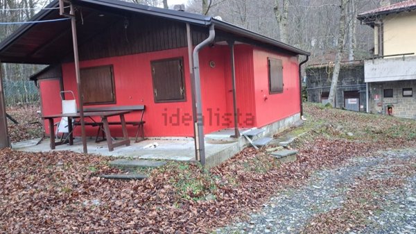 appartamento in vendita a Tizzano Val Parma in zona Schia