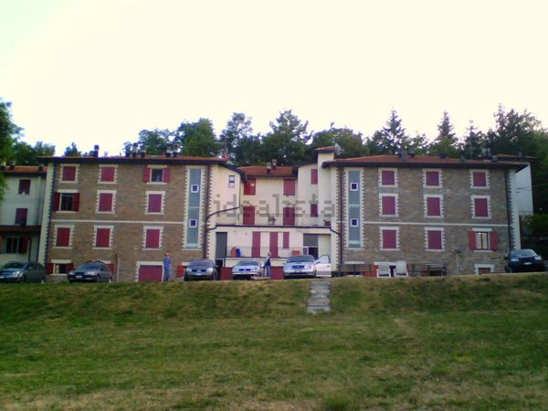 appartamento in vendita a Tizzano Val Parma in zona Casagalvana