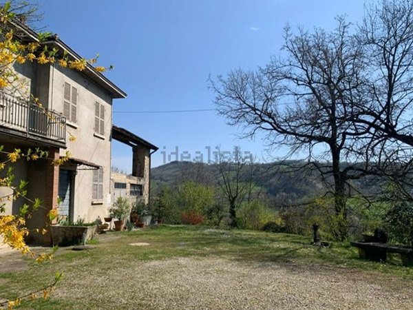 appartamento in vendita a Tizzano Val Parma