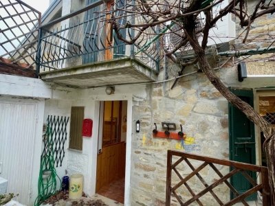casa indipendente in vendita a Tizzano Val Parma