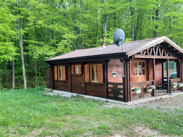 appartamento in vendita a Tizzano Val Parma in zona Schia