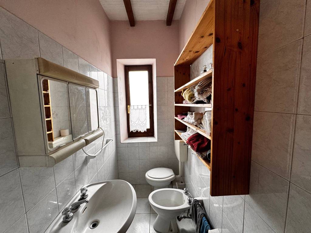 casa indipendente in vendita a Tizzano Val Parma