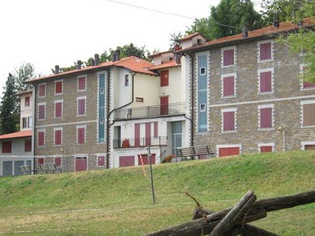 appartamento in vendita a Tizzano Val Parma in zona Casagalvana