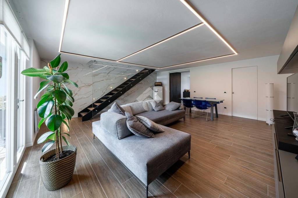 appartamento in vendita a Tizzano Val Parma in zona Capoponte