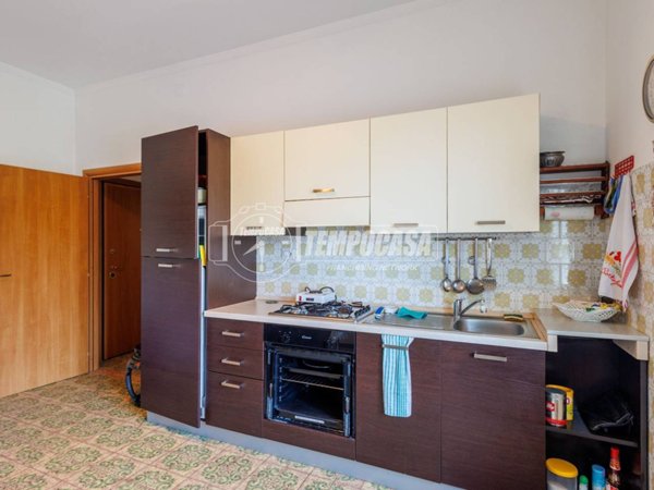 appartamento in vendita a Tizzano Val Parma in zona Schia