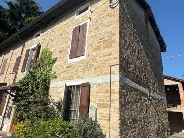casa indipendente in vendita a Tizzano Val Parma in zona Albazzano