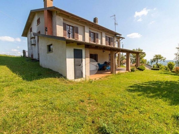 casa indipendente in vendita a Tizzano Val Parma in zona Lagrimone
