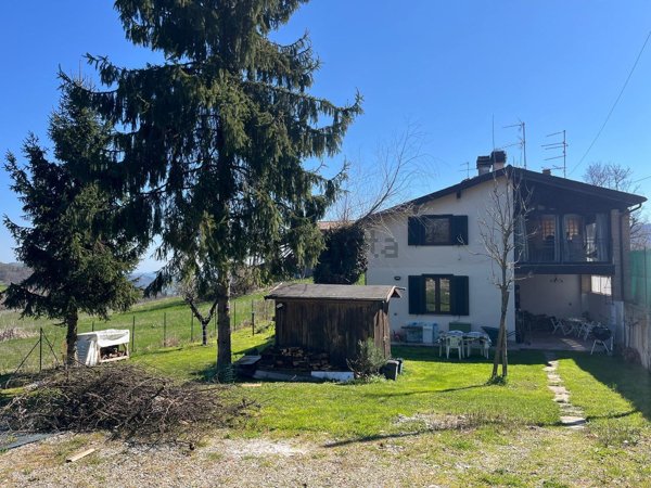 casa indipendente in vendita a Tizzano Val Parma in zona Boschetto